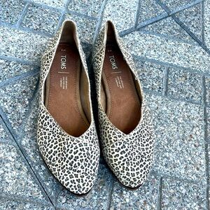 Toms Julies Leopard Print Suede Ballet Flat shoes Desert Tan Size 8